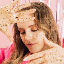 Maquillage à paillettes