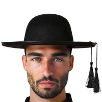 Chapeau de prêtre noir avec pompons